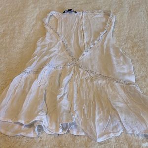 kendall & kylie v neck top